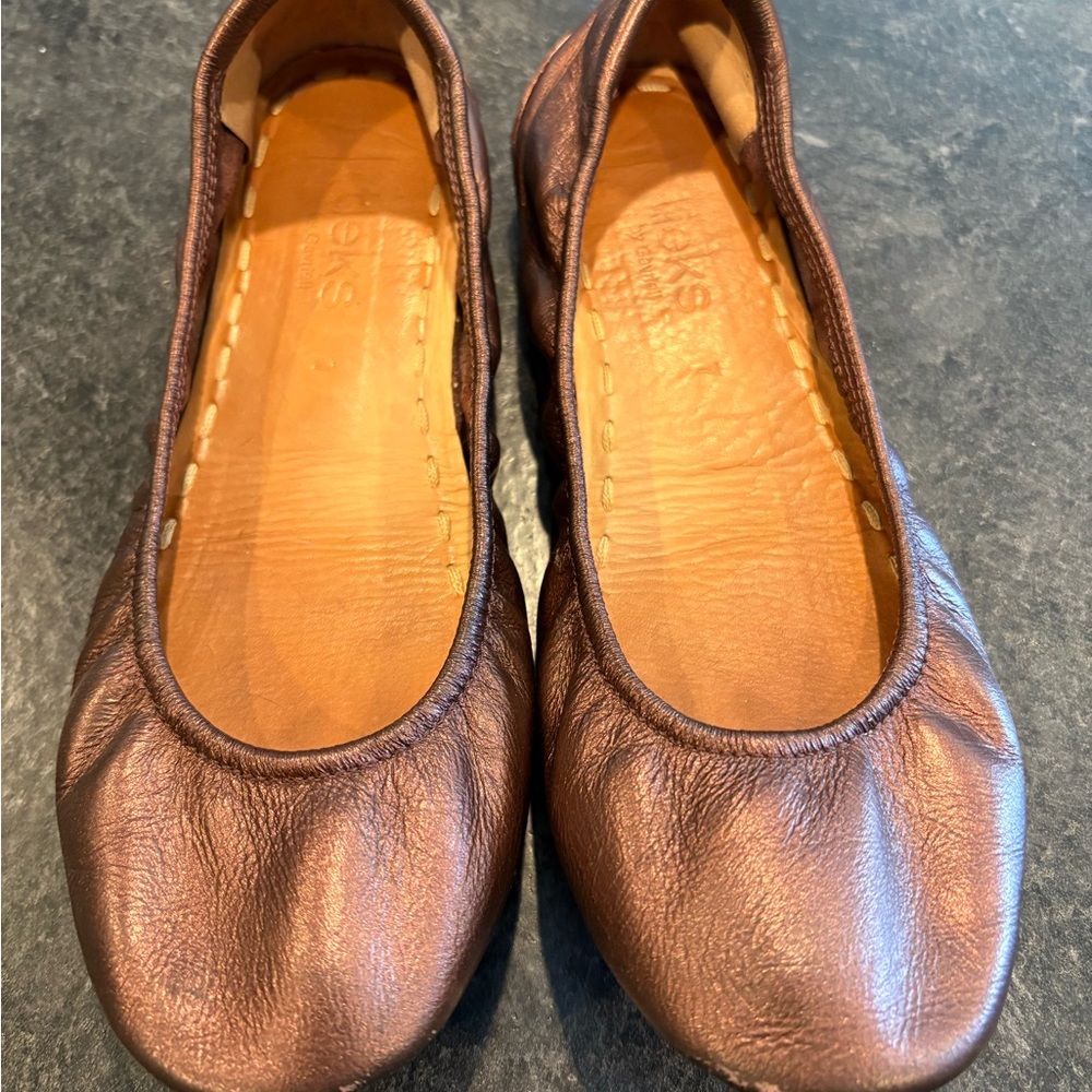 Raspberry Truffle Size 7 Tieks